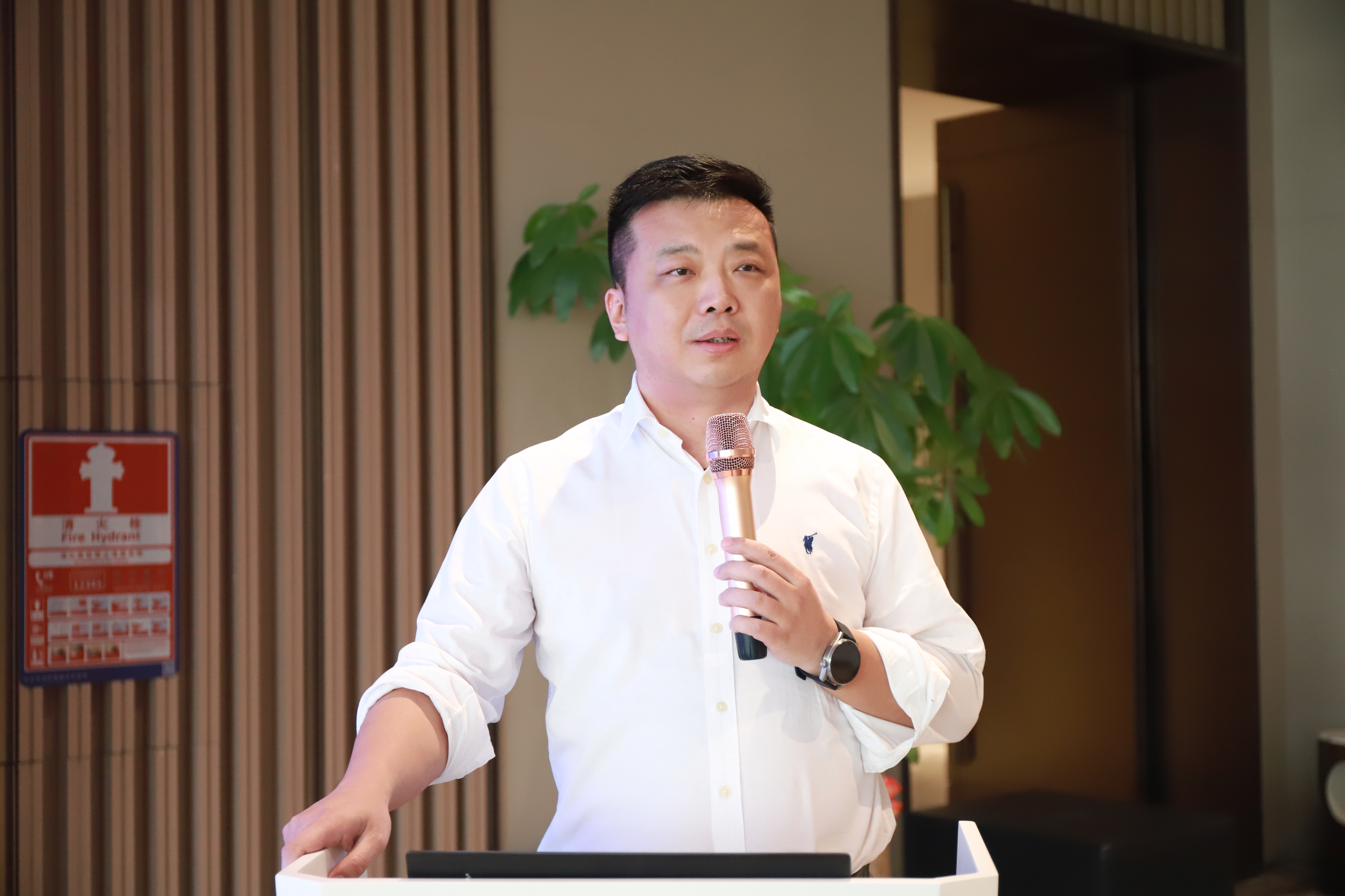 龔穎.jpg 龔穎.jpg