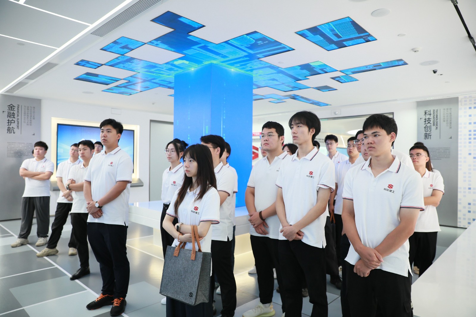 8T1A4793~1.jpg 8T1A4793~1.jpg